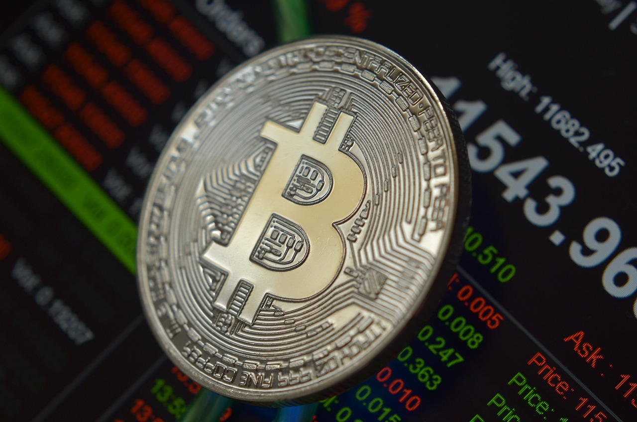 以太坊巨鲸投降！6.5万枚ETH做多仓位昨晚已近全数止损